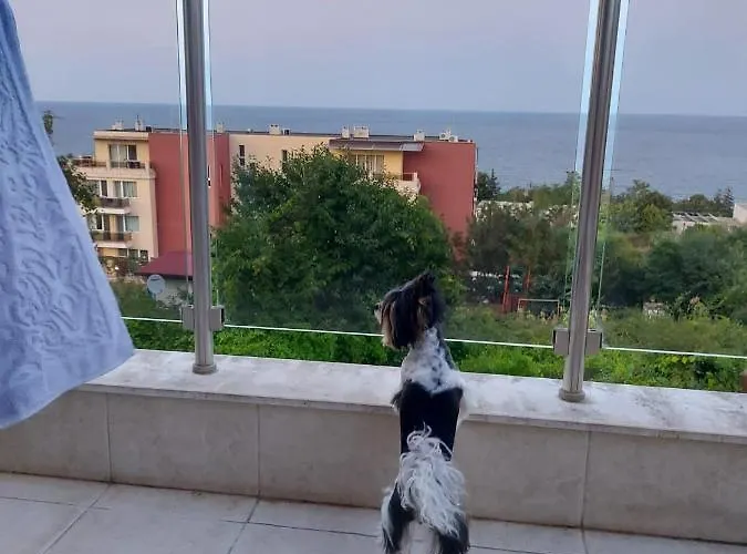 прекраснные с панорамным видом на море Апартаменты Бяла